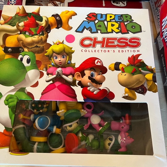 Super Mario Chess set - Picture 2 of 2